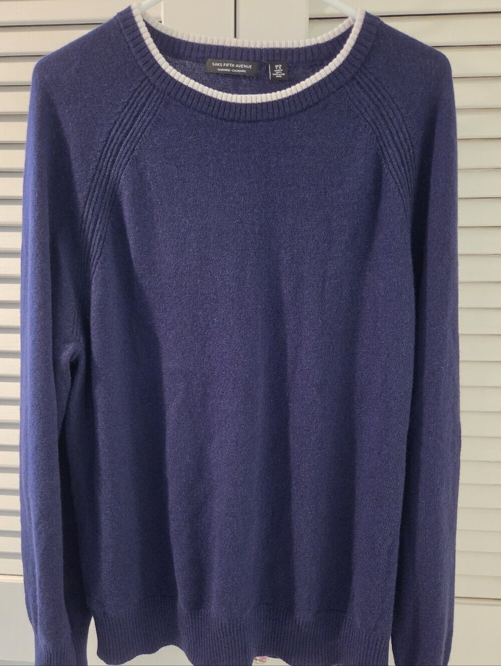 Saks Fifth Avenue Men’s Deep Blue Crewneck Sweater with White Trim. Sz L